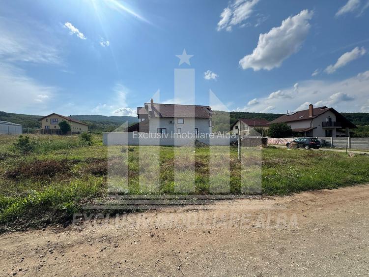Teren intravilan | 401 mp | 26 ml deschidere | Alba-Micesti - 2