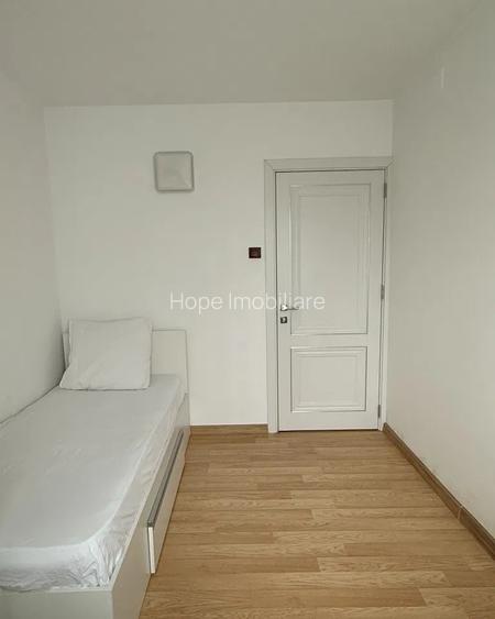 Bulevardul Basarabia - Metrou Costin Georgian - 2 camere , centrala proprie - 13