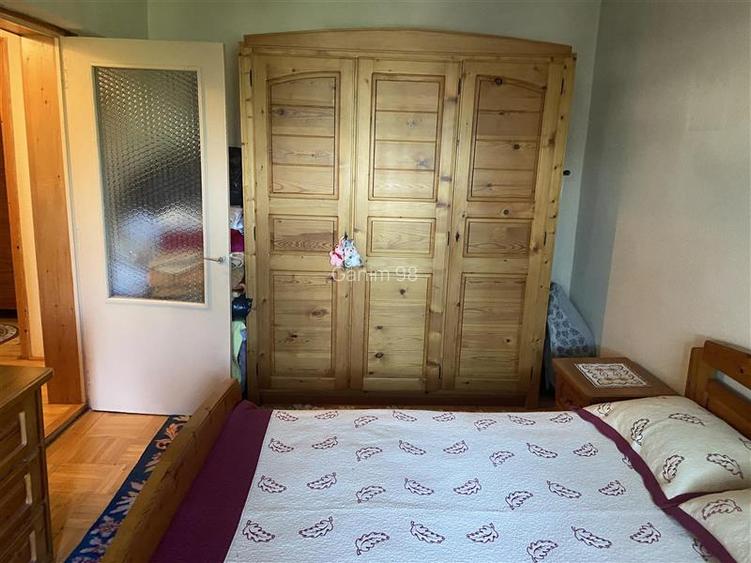 Apartament 3 camere in Focsani , zona centrala, et 2 4 , decomandat , 77 mp , li - 8