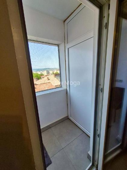 Apartament doua camere, decomandat, renovat recent. Central - 5