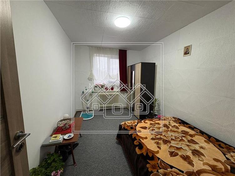 Casa de vanzare in Sibiu -  4 camere, balcon si curte - mobilata - 19