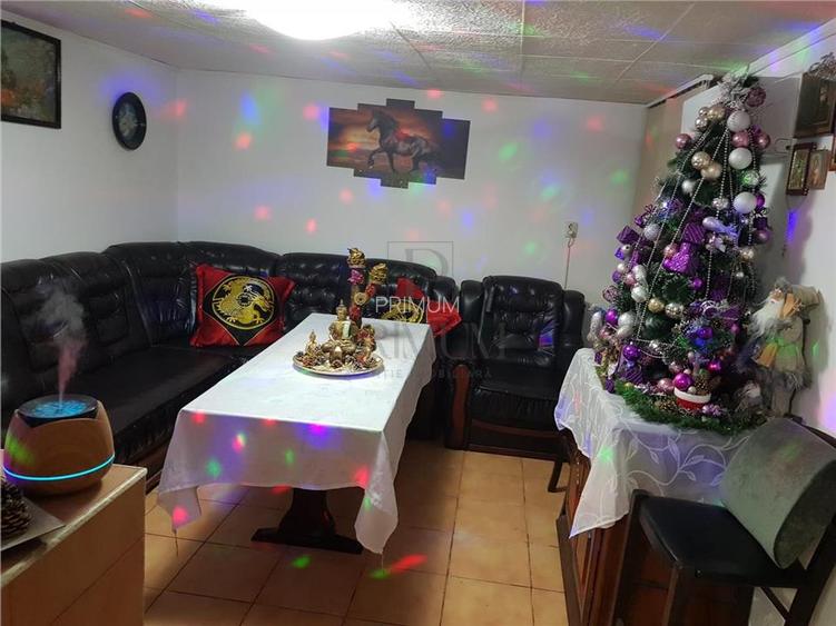 CALEA MARTIRILOR, CASA INDIVIDUALA, 4 CAMERE, 2 BAI, 2 BUCATARII - 5