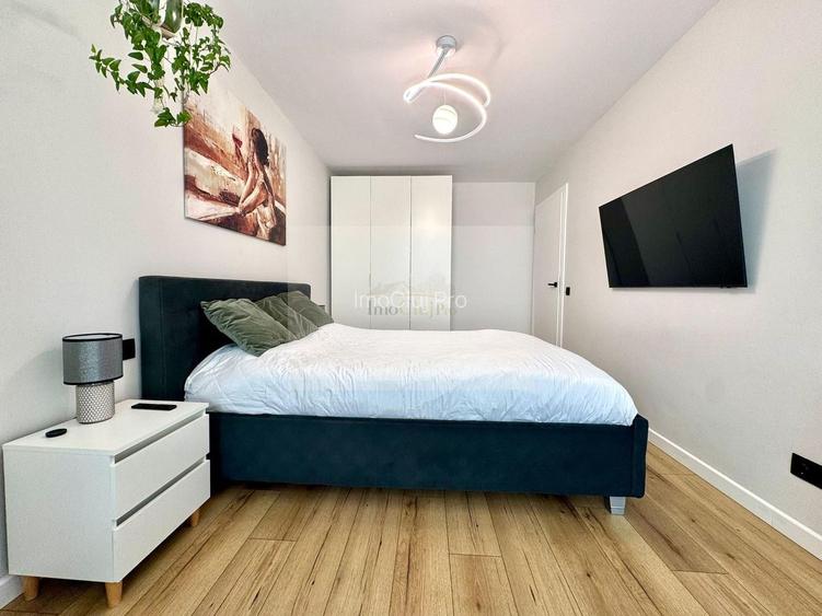 Vânzare  3 camere Grigorescu- -etaj 5/10-2 băi- parcare subter- terasa - 10