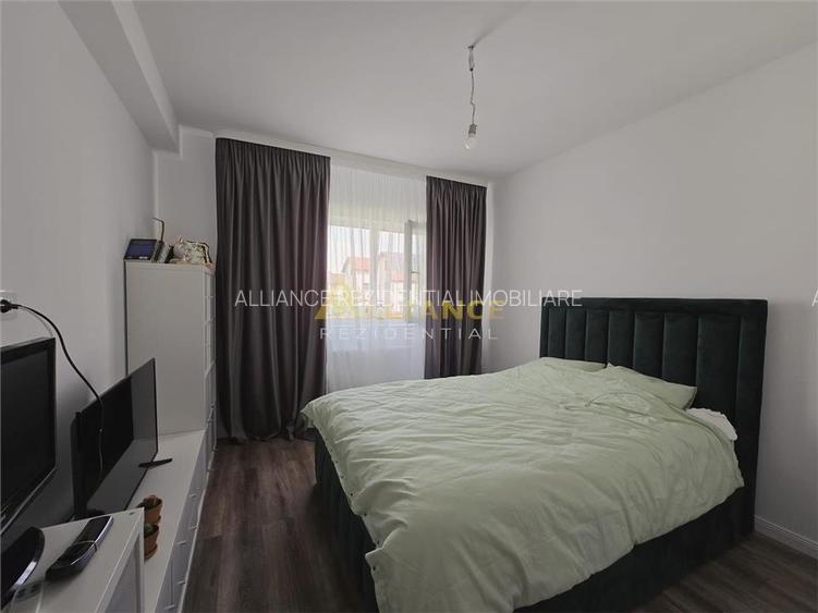 Duplex cu perete dublu- 4 camere - 2 bai - apa curenta  - pod - 8