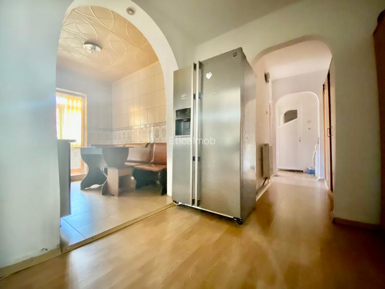 Apartament 3 Camere Decomandat de Închiriat – Micro 12, Târgoviște - 2