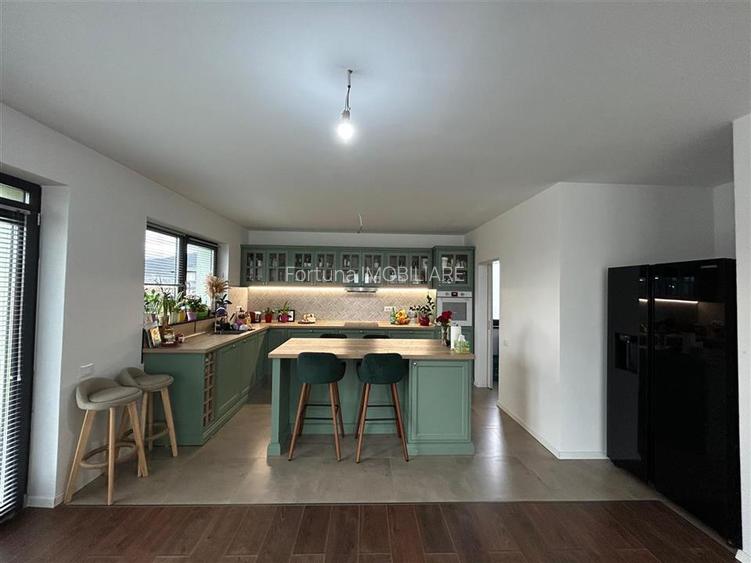 Casa 5 camere, mobilata si utilata, Harman - 3