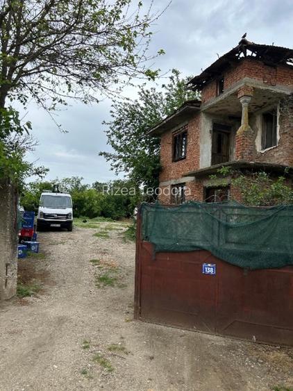 Vând casă cu etaj in Tufeni, Olt.  - 5