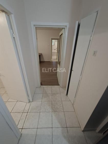 Apartament cu 2 camere, zona Tatarasi - 4