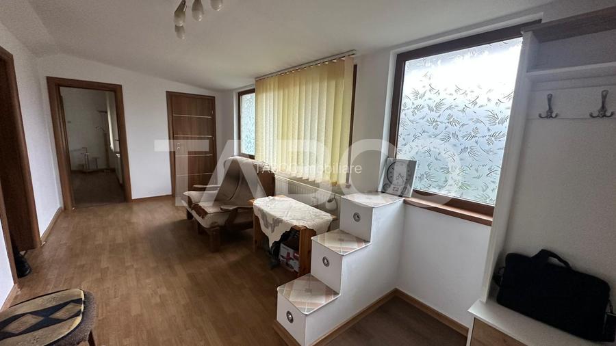 Casa cu acces auto  2 apartamente separate garaj zona Piata Cluj Sibiu - 3
