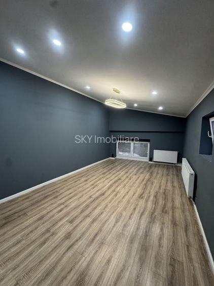 Spațiu comercial complet echipat - 15