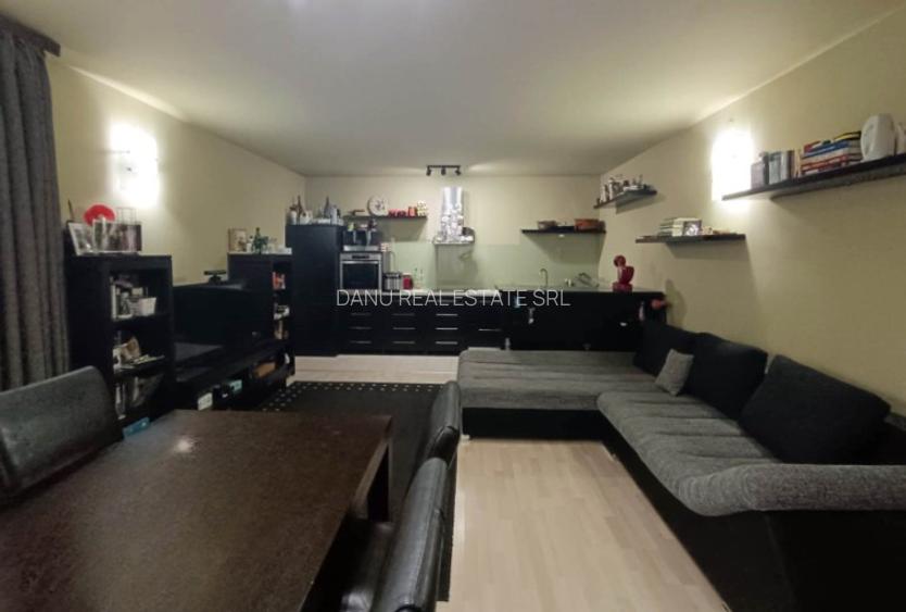 Imobil 3 apartamente, posibilitate spatiu comercial stradal Bdul Grivitei - 2