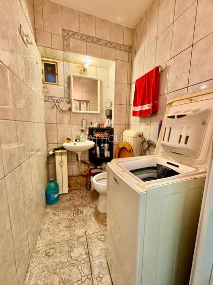 APARTAMENT 3/8 BLOC 1995 MONOLIT STRADAL SCOALA 81- METROU - 9