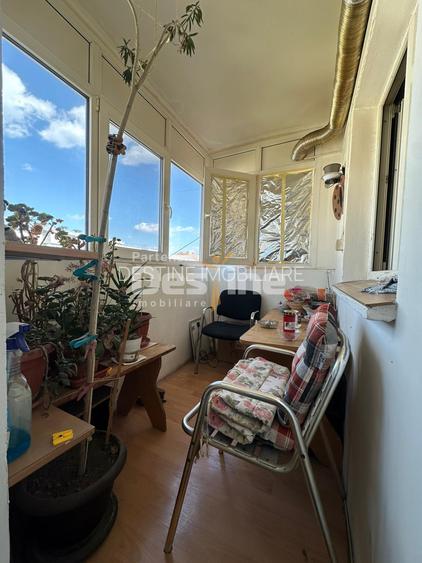 Apartament 3 camere decomandat - 2 bai - etaj 7/8 in zona Vitan - 18