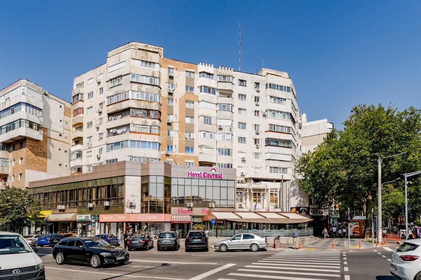 Apartament 3 camere transformat in 2 camere – Bd. Cosminului - 30