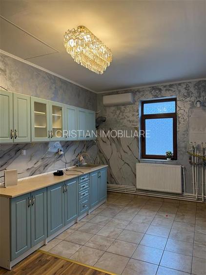 Casa zona centrala, 5 camere,  compusa din doua apartamente, chirpic si caramida - 5