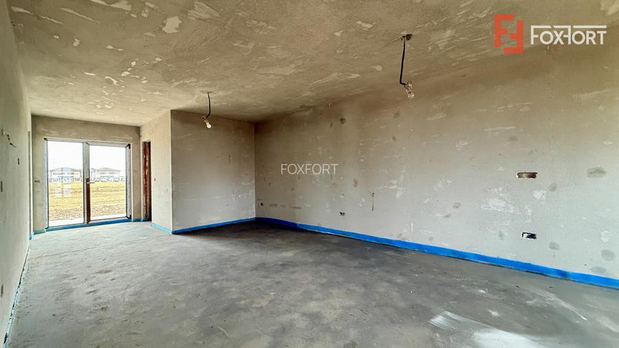 Duplex de vanzare, 4 camere in spate la Castel - Mosnita Noua - 2