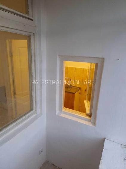 Garsoniera Tractorul-piata,renovata,43000 Euro - 4
