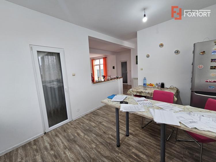 Casa individuala cu 7 camere, spatioasa in Sofronea - 11