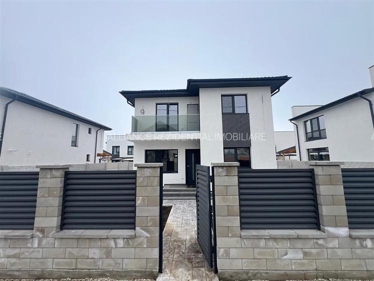 Casa individuala - 4 camere  - 2 bai - 125 mp utili - 5