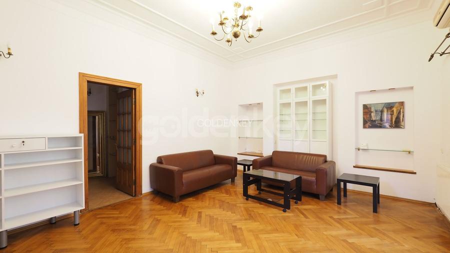 Vila nemobilata cu 4 camere si curte proprie - 2