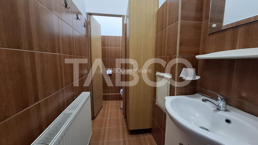 Spatiu comercial cu vitrina 8m si vad pietonal 120 mpu Valea Aurie - 9