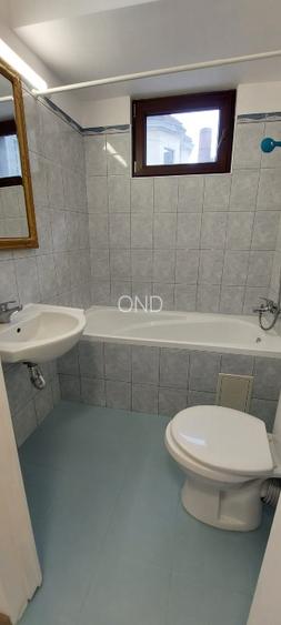 Inchiriez apartament 3 camere  - 6