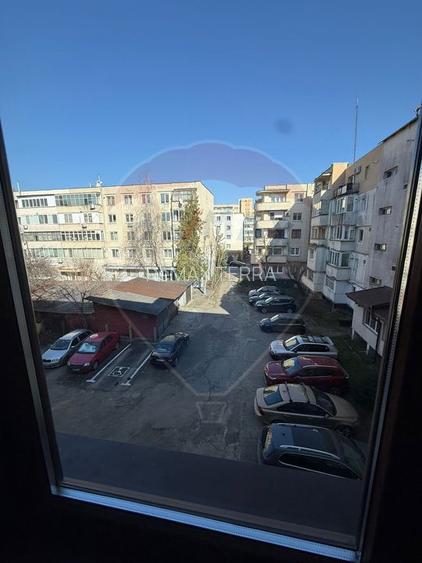 DE INCHIRIAT  APARTAMENT 4 camere zona centrala - 15
