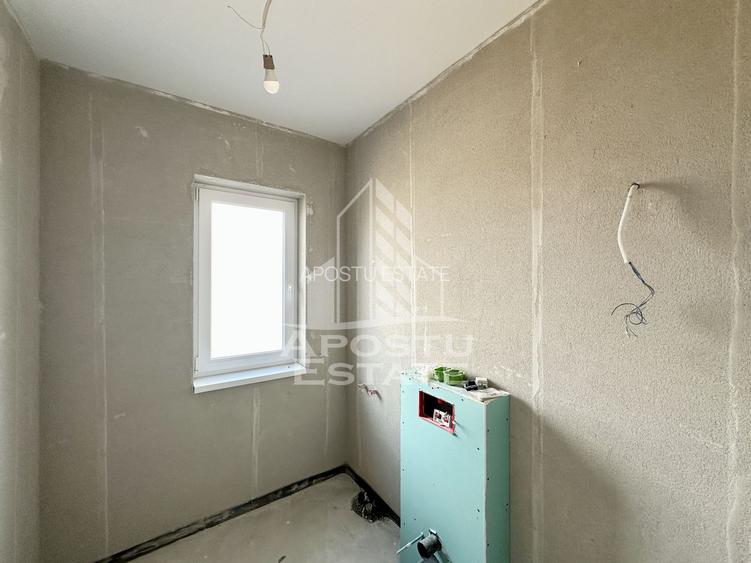 Jumatate de duplex de vanzare cu 5 camere despartit prin garaj - 21