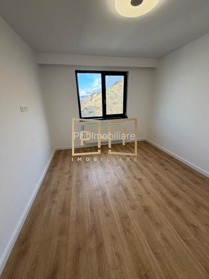 Apartament de vanzare, 3 camere, 66 mp, zona Stejarului! - 2