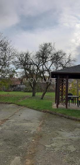 Vand casa cu spatiu comercial, teren 1207 mp, Cristesti, Mures - 2