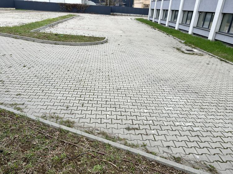 Cladire de vanzare D+P+4 cu 4670mp utili si curte 3650mp la 1280euro/mp  - 7