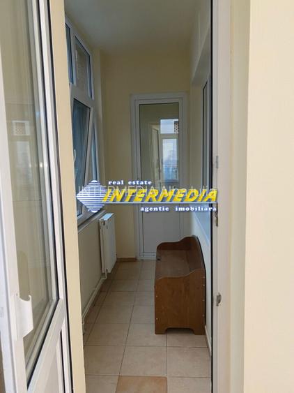 Apartament cu 3 camere Deco Foste proprietati CETATE Piata Finisat Nemobilat - 8
