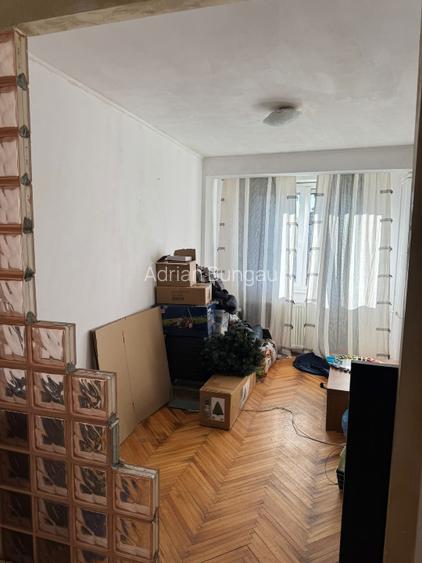 Apartament 3 camere, tip D, etaj 4/6 (lift nou), Bulevardul Decebal - 8