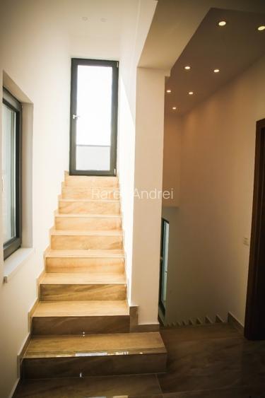 Vila P+2, Multiple Terase, Singura in Curte  - 8