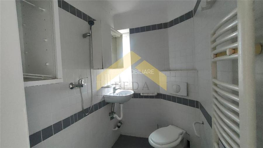 Bloc cu 18 apartamente de inchiriat - 4