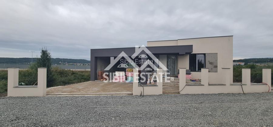 Casă individuală  deosebită, finisată Șelimbăr, Cartierul Tineretului - 13