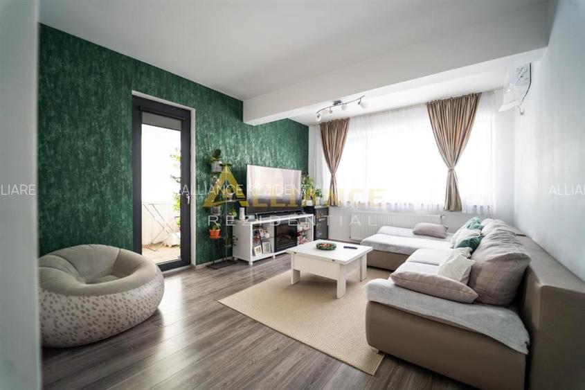 Apartament spatios cu 3 camere si 2 bai, situat în complexul Creative - 2