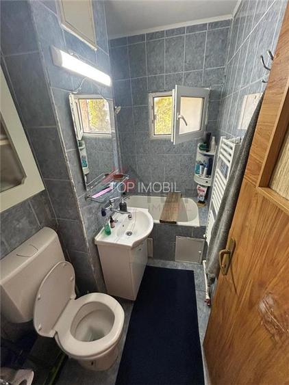 Etaj 2 - Mircea cel Batran, 3 camere mobilat cu geam la baie - 12