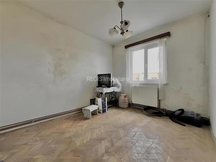 Apartament 2 Camere zona Florilor de renovat la ultimul etaj - 4