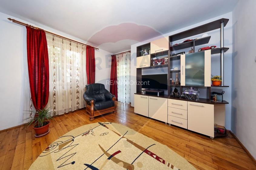 Vilă cu 8 camere de vânzare si spatiu comercial - 42