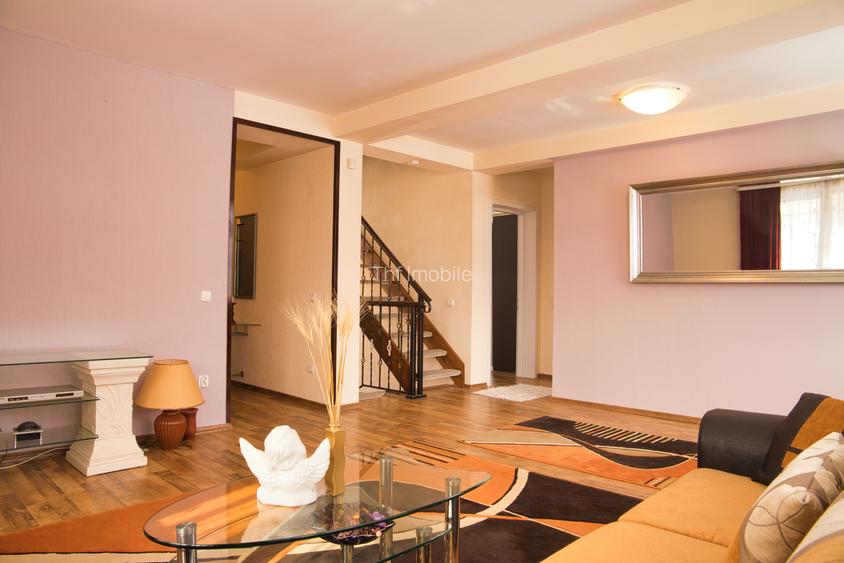 Vilă la munte- Valea Doftanei, 1400 mp teren; casă+ anexe 400mp; - 5