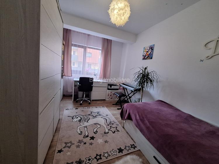 Apartament cu 3 camere, balcon, zona Stejarului - 6
