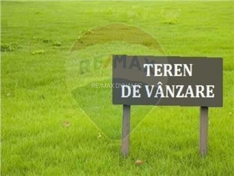 Teren in Sanleani, langa drumul principal - 2