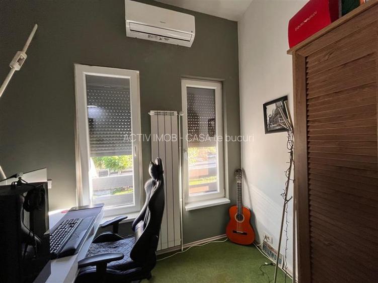 Lugoj,  Vila de Vis Cu Piscina, 440 Mp. Construiti, 820 Mp. Teren - 20