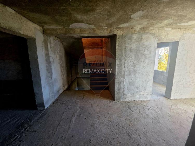 Casă / Vilă cu 5 camere de vânzare - 28