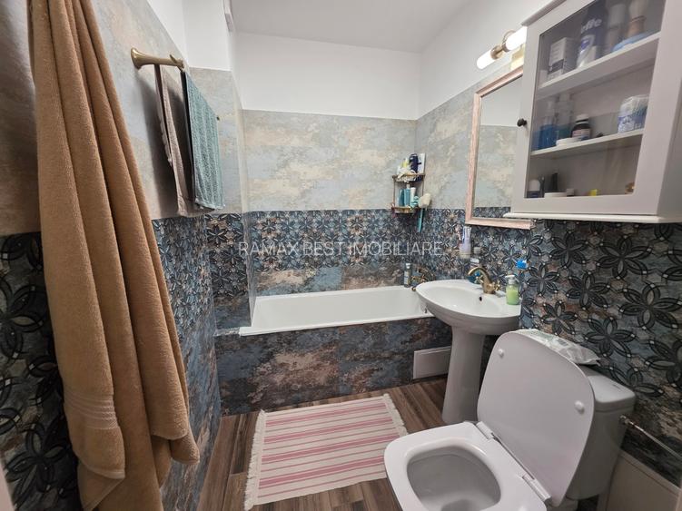 Titan, 10 minute metrou Costin Georgian, Barajul Bistritei, renovat complet, - 13