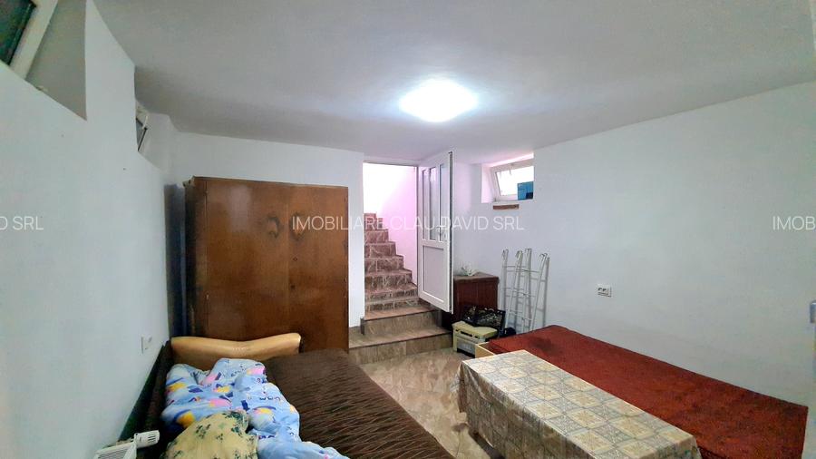 DOUA CASE DE VANZARE - ZONA  RACADAU - SINGUR IN CURTE - 18