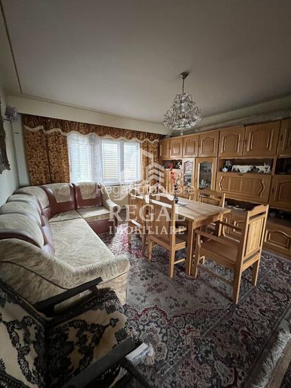 PRET NOU - Casă de vânzare – construcție solidă și spațioasă - 3