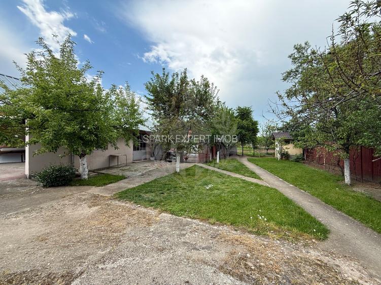 Casa extinsa 8 camere, garaj, teren 1300mp , zona stradala Paulestii Noi - 19