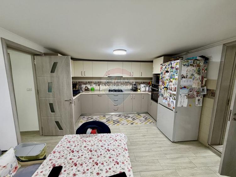 Casă / Vilă cu 4 camere de vânzare în zona Central - 7